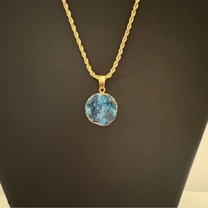 Blue Druzy and Gold Pendant on 16" Gold rope chain with 2" extender.